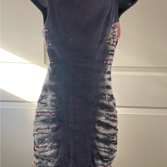 Tie-Dye detail fitted Dress - Picture 5 of 8